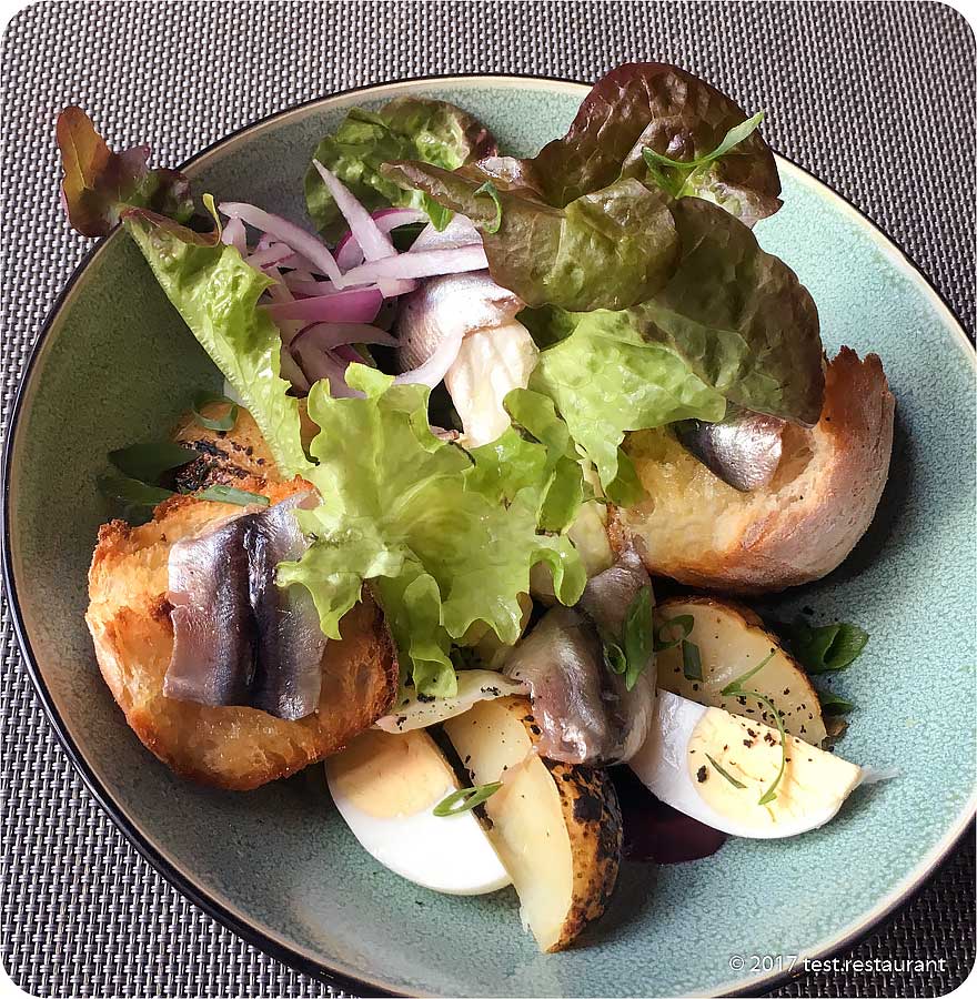 `Салат с анчоусами` в `Шинок` - фото блюда