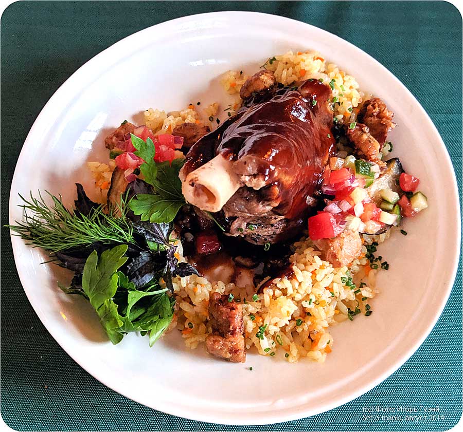 `Голень ягнёнка, овощной пила` в `Кафе Пушкинъ` - фото блюда