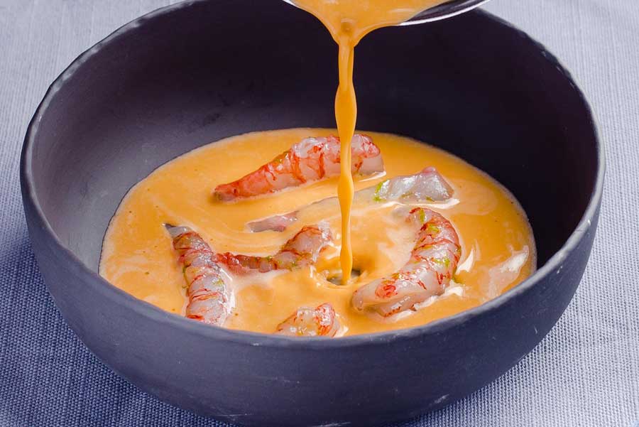 `Суп из красной креветки, фенхель и миндаль` в ресторан `Сыр` - официальное фото