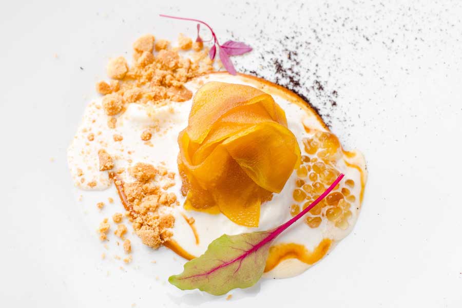 `Соленая карамель, страчателла, яблоко и виски` в ресторан `Сыр` - официальное фото
