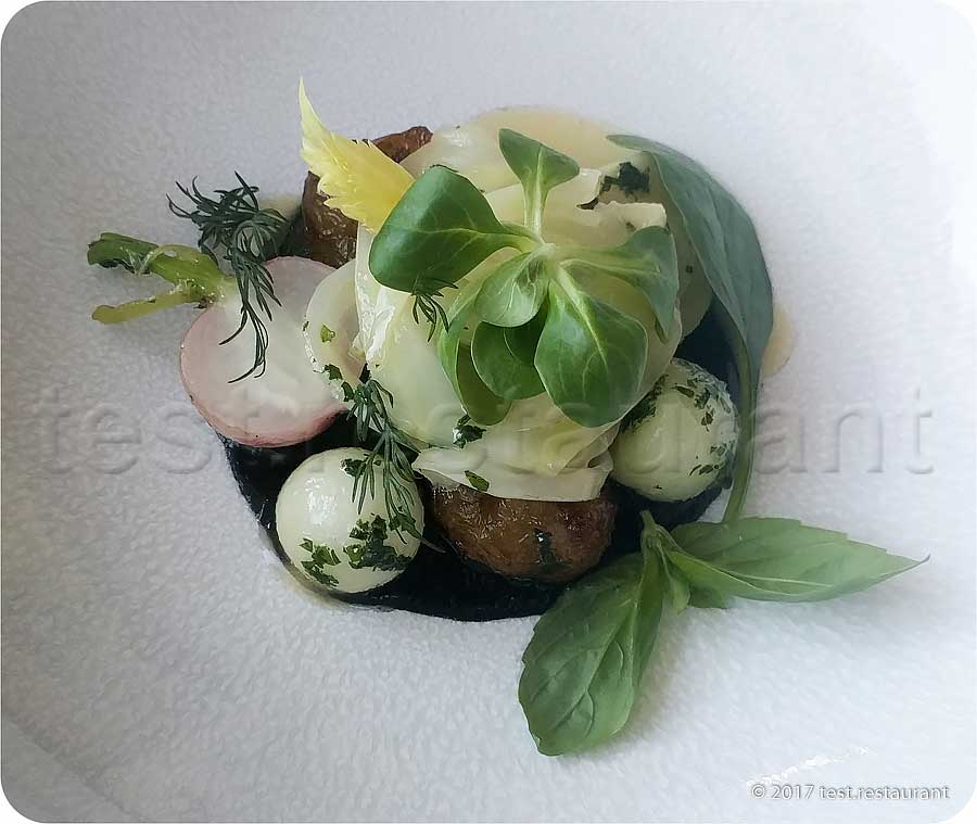 `Топинамбур, редис, трюфель и пармезан` в `Mushrooms` - фото блюда