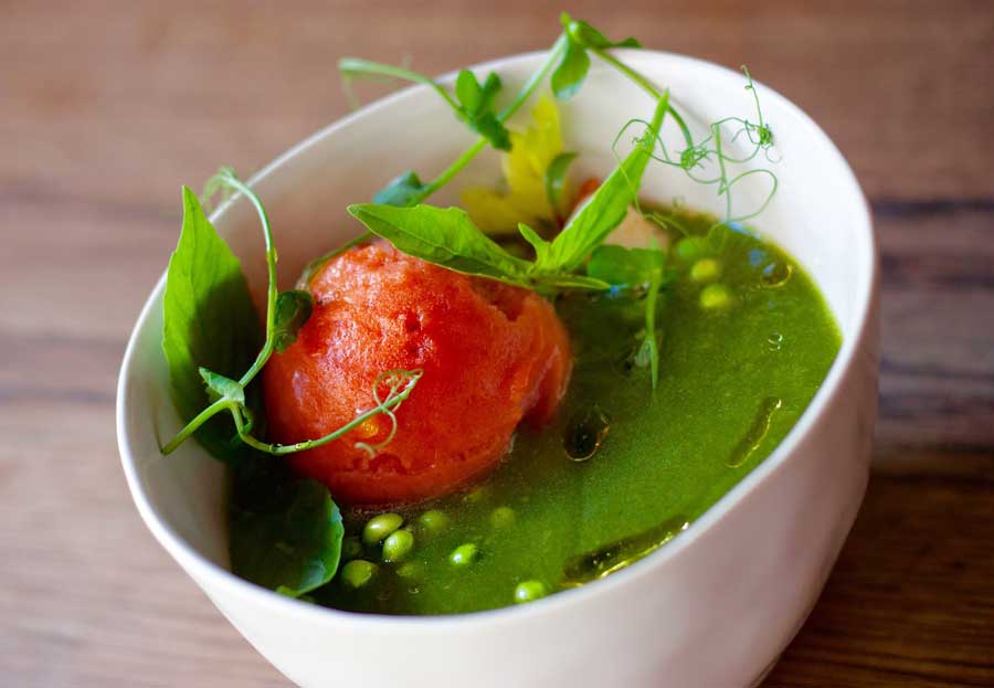 `Зеленый гаспачо / моцарелла / томатный сорбет` в ресторане `18` - официальное фото