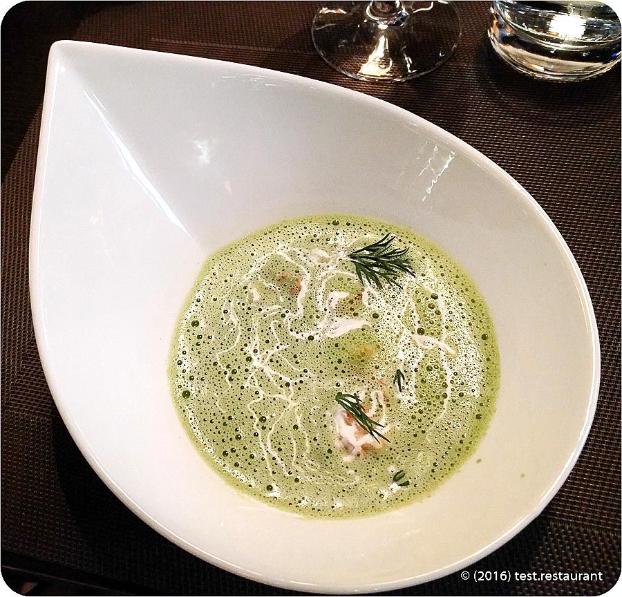 `Холодный суп, щавель, раковые шейки, сметана` в `Winil Wine Bar & Restaurant` - фото блюда