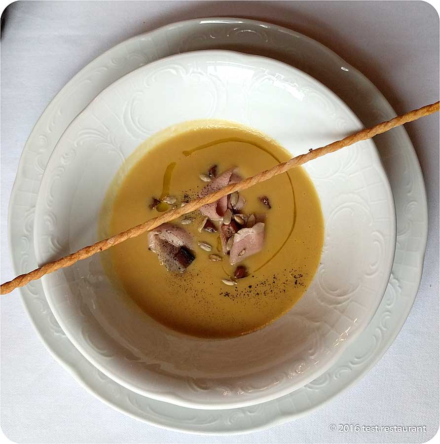`Суп из печеной капусты с копченой уткой` в ресторан `ЦДЛ`