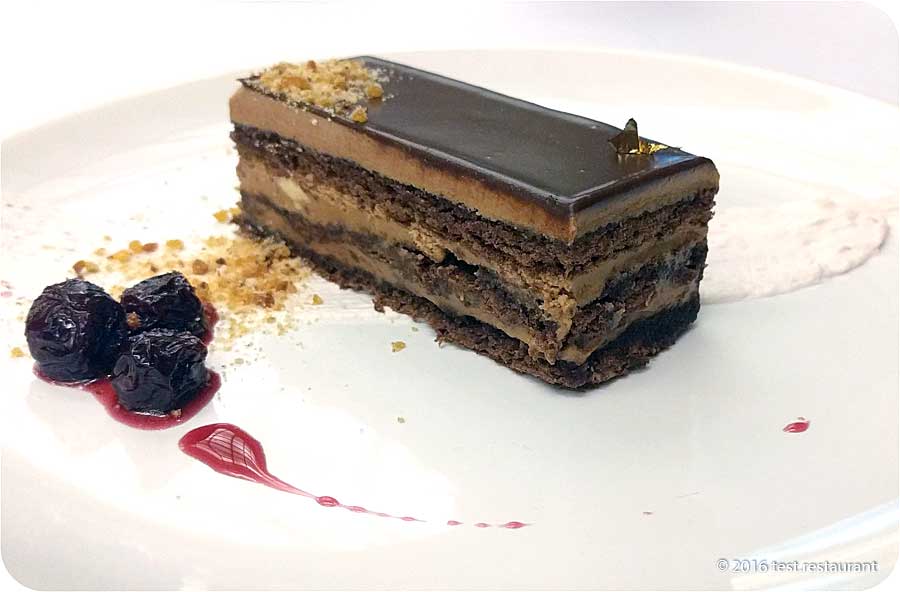 `Шоколадно-карамельный кейк` в `Sirena (Сирена)` - фото блюда