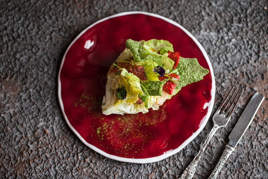 `Салатный лист с морепродуктами` в ресторан `Турандот` - официальное фото