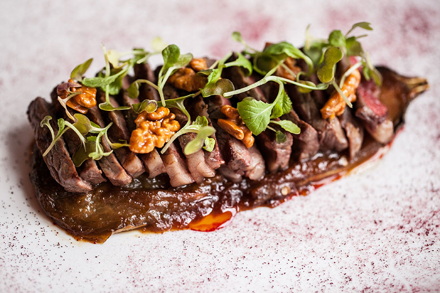 `Мраморная говядина с баклажаном мисо` в ресторане `30` - официальное фото