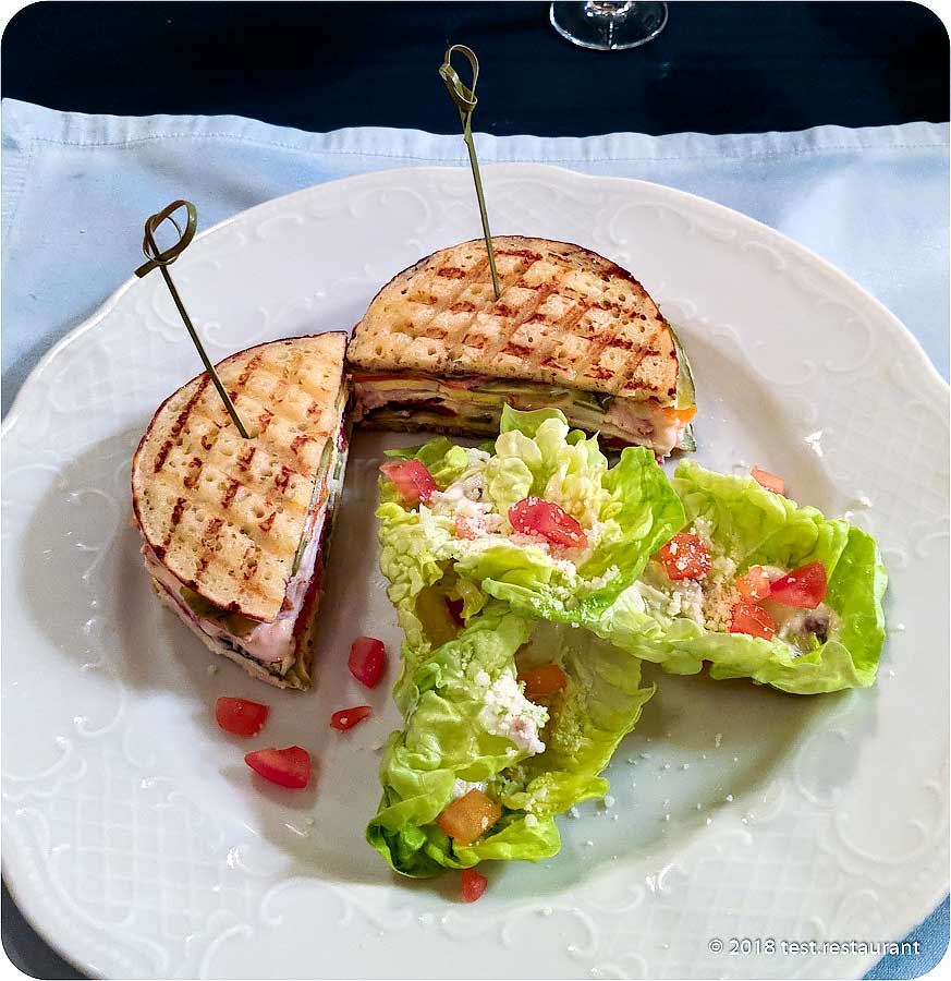 `Клаб-сэндвич «Оливье»` в ресторане `31` - фото посетителя 1