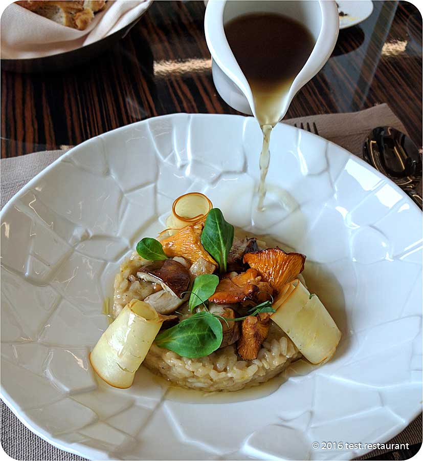 `Рис «Кальдосо» с грибами и подкопченым сыром` в `Север-Юг` - фото блюда