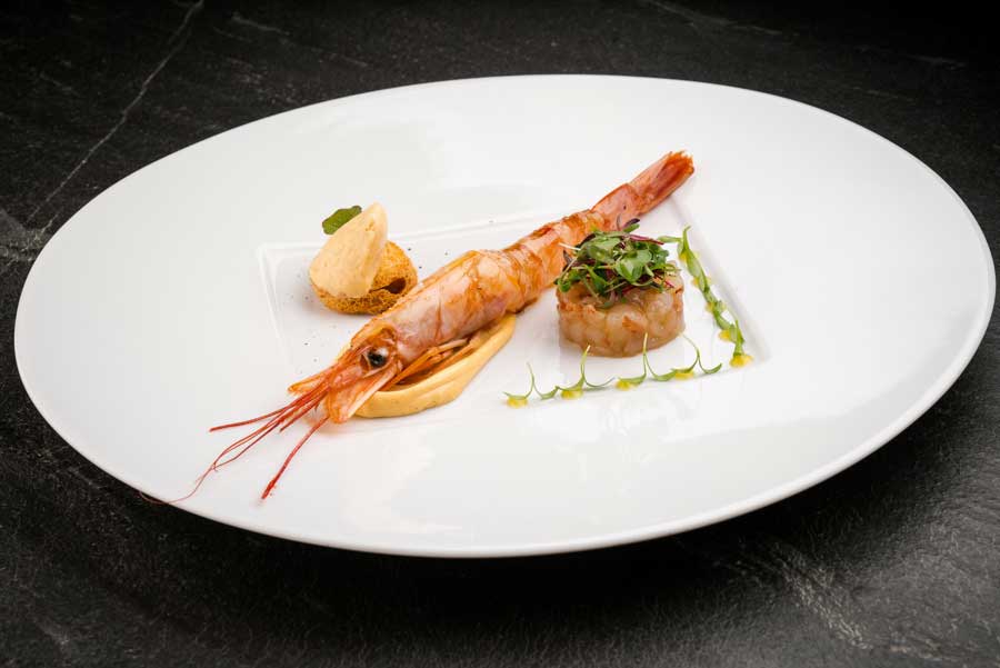 `Розовая креветка, тартар из креветки` в ресторан `Anatoly Komm for Raff House` - официальное фото