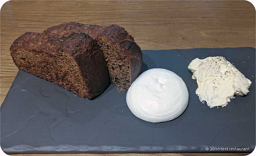 `Хлеб, масло, радость` в `15 Kitchen+Bar` - фото блюда