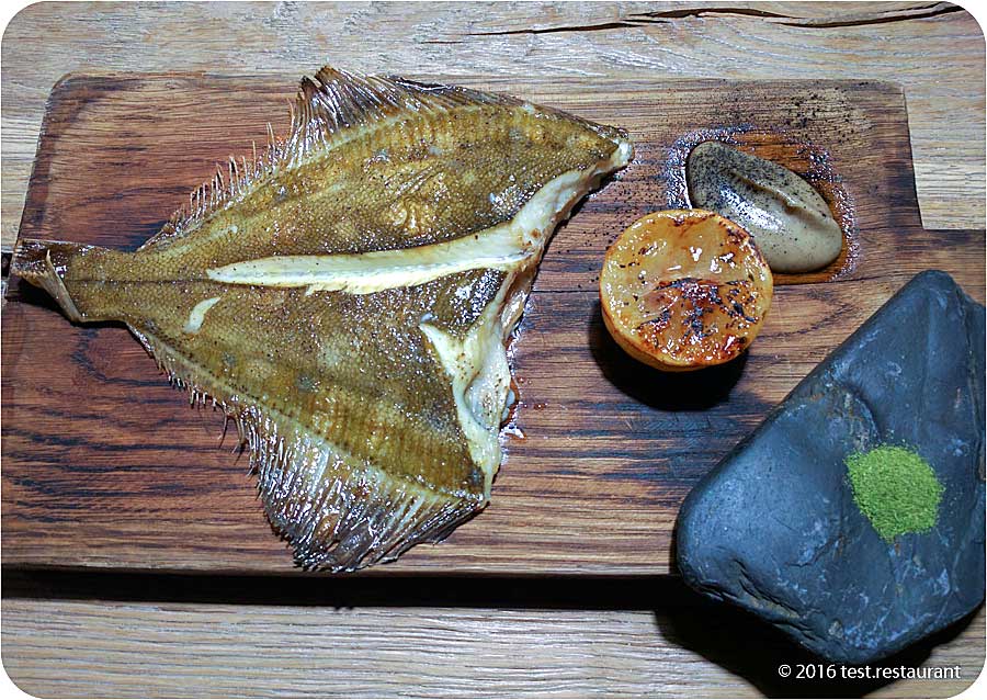 `Камбала с топинамбуром и еловой солью` в `Bjorn` - фото блюда