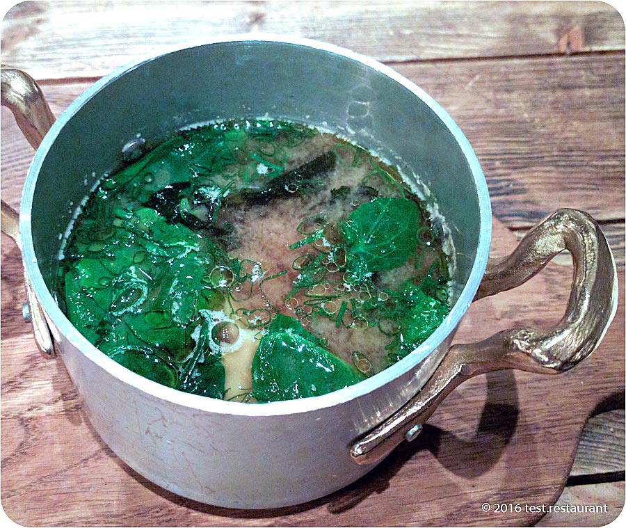 `Суп мисо, равиоли с креветками` в `Glenuill` - фото блюда