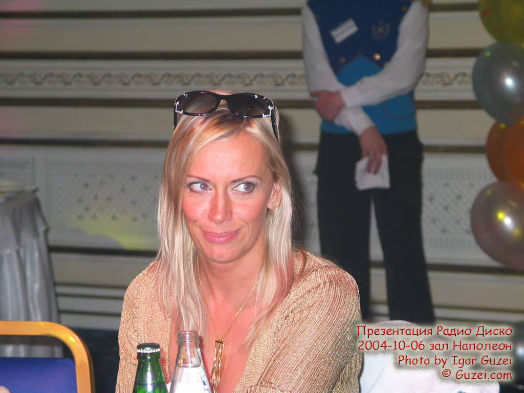 Наталья Гулькина, член жюри диско-марафона - Презентация Радио Диско (Москва, банкетный зал Наполеон) 2004-10-06 21:11:00
