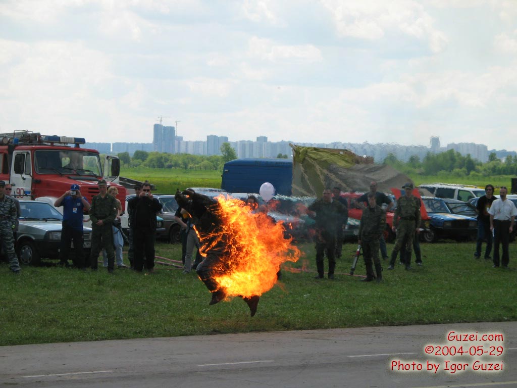 горящий каскадёр - Все на Авторадио (Аэродром в Тушино) 2004-05-29 13:09:05