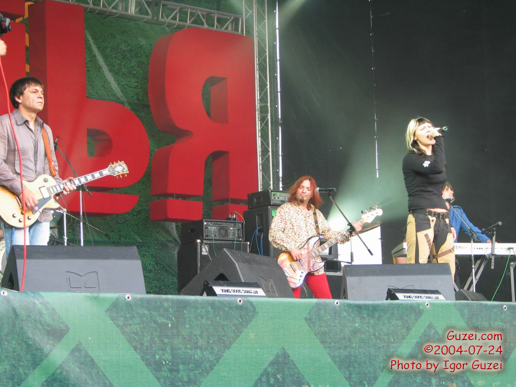 Группа Buldozer - Рок-фестиваль "Крылья 2004" (Москва, Лужники) 2004-07-24 10:36:00