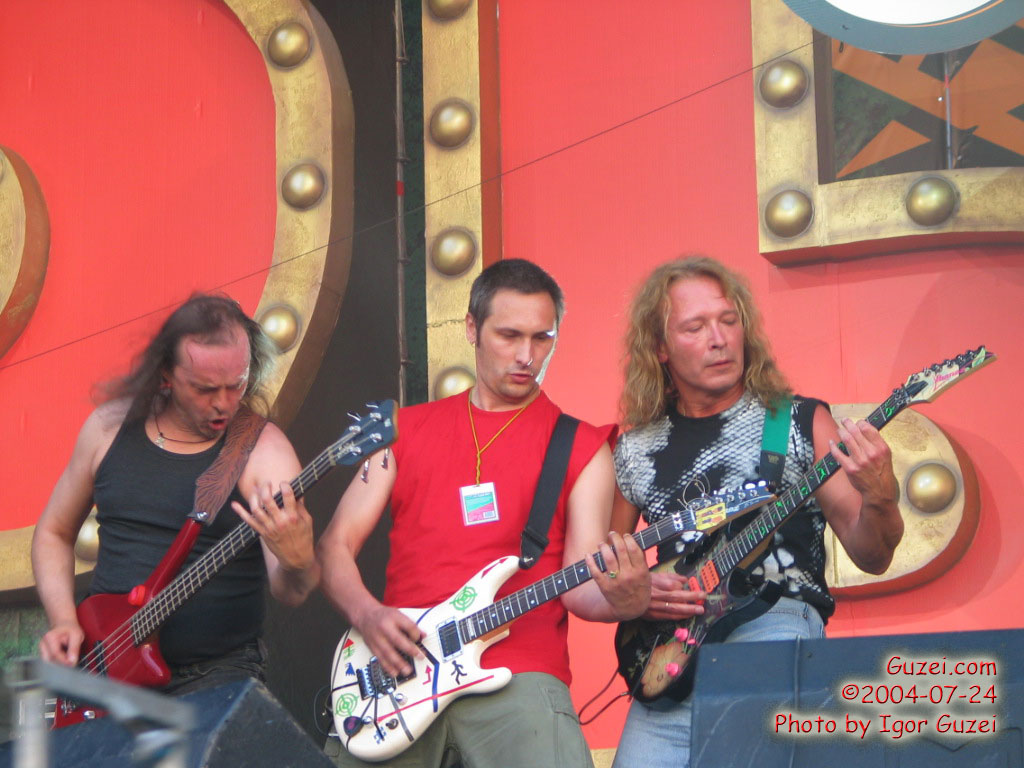 Гитаристы группа Алиса - Рок-фестиваль "Крылья 2004" (Москва, Лужники) 2004-07-24 19:36:20