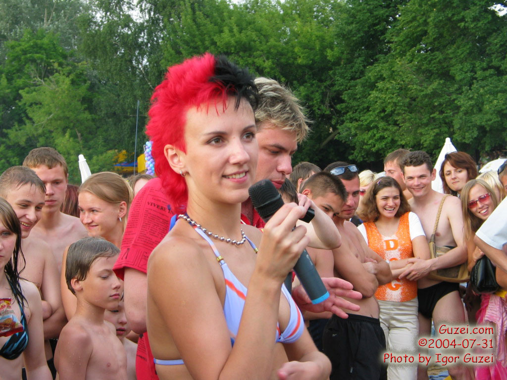 Юлия Морозова - Энергия Лета 2004 (Москва, Beach Club) 2004-07-31 18:29:02