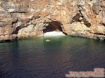 Пиратская пещера на Средиземном море Турция Turkey - фото