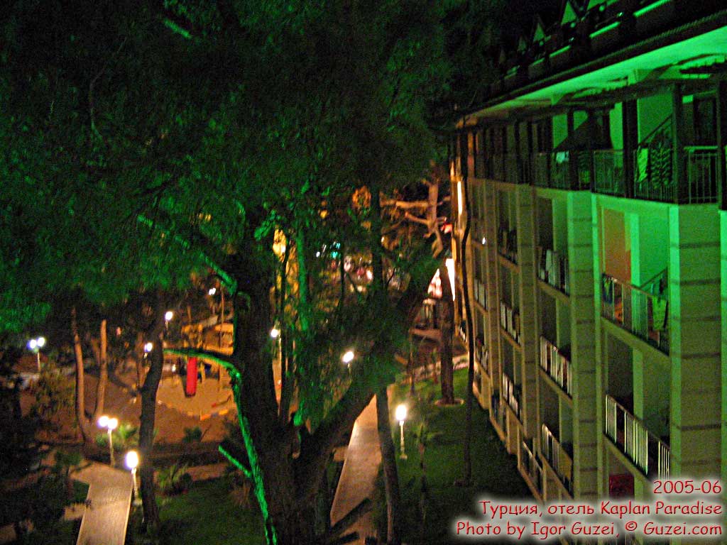 Ночной вид с балкона пятого этажа нового корпус отеля Каплан Парадайз Kaplan Paradise Турция Turkey Kemer Кемер - Отель Каплан Парадайз (Turkey - Antalya - Kemer - Tekirova) 2005-06-15 23:29:00