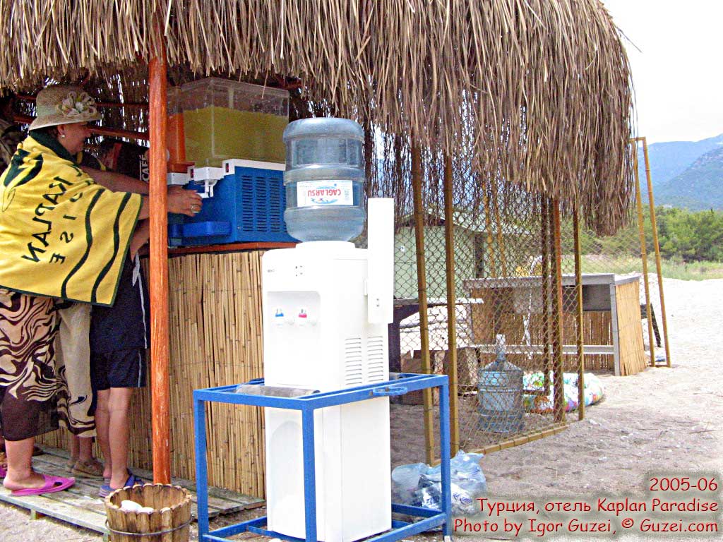 Порошковые напитки на водопроводной воде в отеле Каплан Парадайз Kaplan Paradise - Отель Каплан Парадайз (Turkey - Antalya - Kemer - Tekirova) 2005-06-17 12:09:02