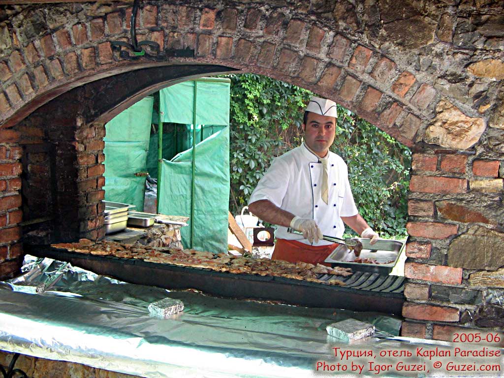Решётка для приготовления гриля в отеле Каплан Парадайз Kaplan Paradise - Отель Каплан Парадайз (Turkey - Antalya - Kemer - Tekirova) 2005-06-17 12:59:02