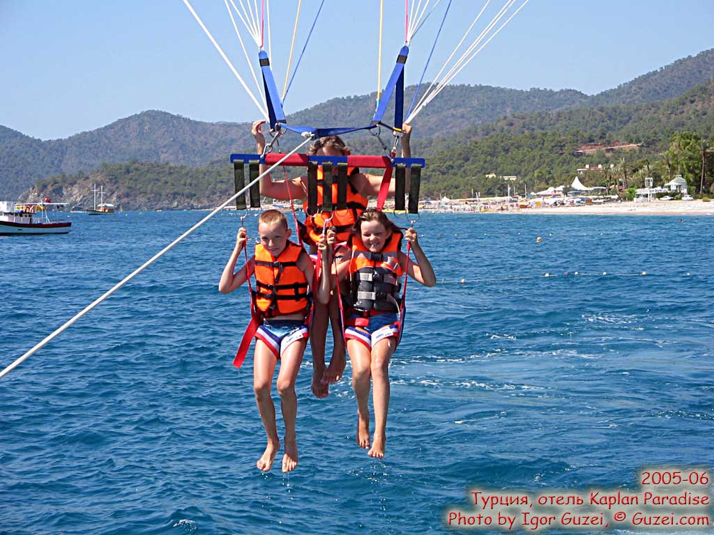 Катание на парашюте трёх нескольких человек - Отель Каплан Парадайз (Turkey - Antalya - Kemer - Tekirova) 2005-06-23 10:36:00