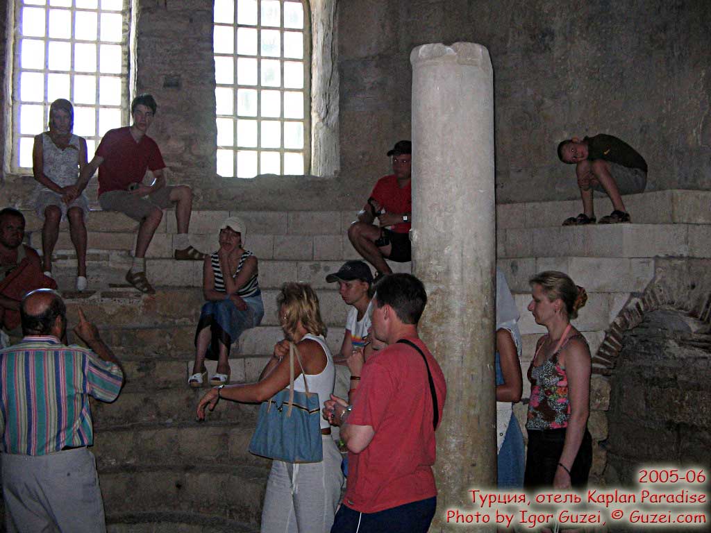 В церкви Святого Николая Турция Turkey - Отель Каплан Парадайз (Turkey - Antalya - Kemer - Tekirova) 2005-06-14 12:56:00