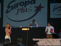 DJ Европы Плюс Аркадий Джем и Юлия Солнечная, а между ними DJ клуба Инфинити - фото