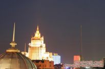 ... и знакомство продолжилось :). Вид на Москву с крыши офиса PR агентства az communications. - фото