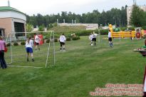 РосГосСтрах выпустил девушек поиграть в футбол - фото