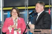 Директор Ретро FM Саратов Ольга Бурутина получила приз за детскую программу «Радиочебурашки» - фото