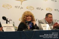 Алла Пугачёва и Александр Варин на пресс-конференции - фото