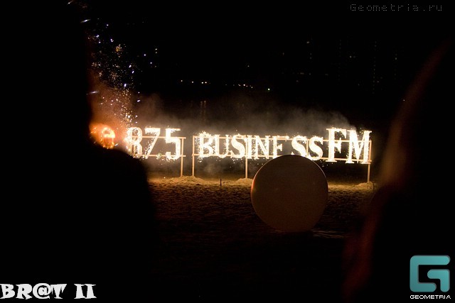 Праздничный фейерверк - Business FM - пионерская вечеринка от радиостанции (Royal Beach, Санкт-Петербург) 2008-06-07 23:45:00
