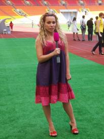 Алиса Селезнёва готовится ко встрече с футболистами - фото