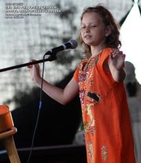 Катя Нефедова заняла 2 место в конкурсе народных исполнителей - фото