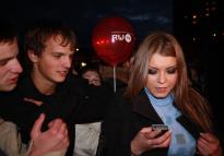 Оксана Почепа делится номером телефона с поклонниками - фото