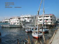 Стоянка круизных кораблей на Ниле в Люксоре - фото