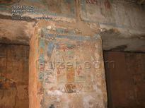 Цветные фрески в дальней комнате Карнакского храма - фото