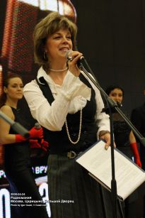 Любовь Казарновская вела первый блок церемонии в качестве представителя радио Орфей - фото