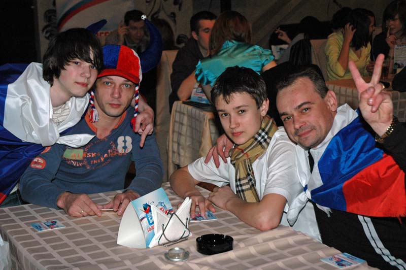 Юные болельщики пришли в Спортбар Авторадио вместе с родителями - Спортбар Авторадио (Москва) 2009-04-30 10:00:03