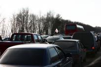 Огромное скопление машин на всех прилегающих трассах.  Фото - Владимир Гурьянов - фото