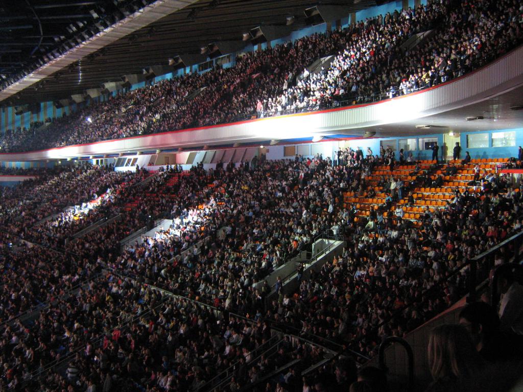 Концертный зал раньше вмещал 100. Олимпийский концертный зал. Концертный зал Олимпийский в Москве. Олимпийский Москва вместимость. Олимпийский зал 2022.