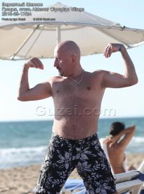 Жека cоздал на пляже  образ настоящего мужчины - фото