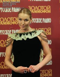 Анастасия Волочкова в чёрном платье - фото