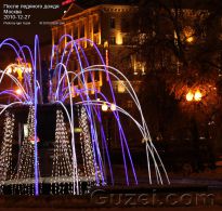 Подсветка на Пушкинской площади вечером - фото