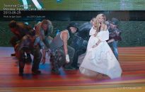 Вера Брежнева на сцене Крокус Сити Холла - фото