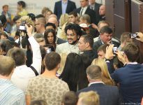 Филипп Киркоров на входе в зал - фото