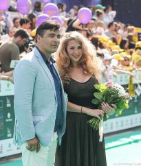 Альберт Демченко и Ева Анри на зелёной дорожке Муз-ТВ - фото