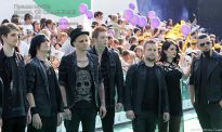 Никита Пресняков и группа Аквастоун на зелёной дорожке Муз-ТВ - фото